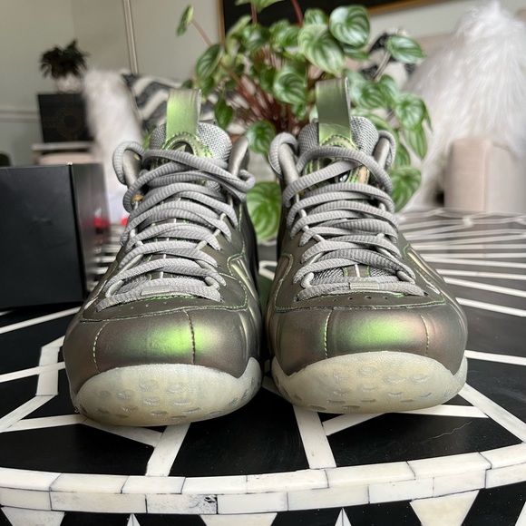 Women’s Nike Air Foamposite One Dark Stucco Green Black - Picture 16 of 17